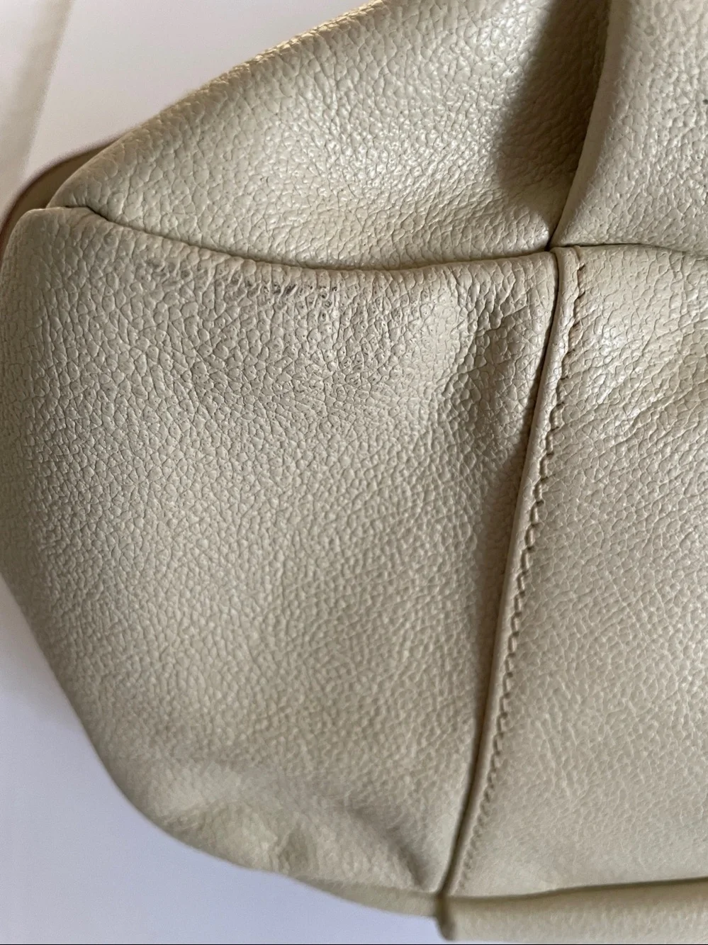 VTG: Dooney & Bourke Luisa Genuine Leather Ivory Shoulder Bag with tags